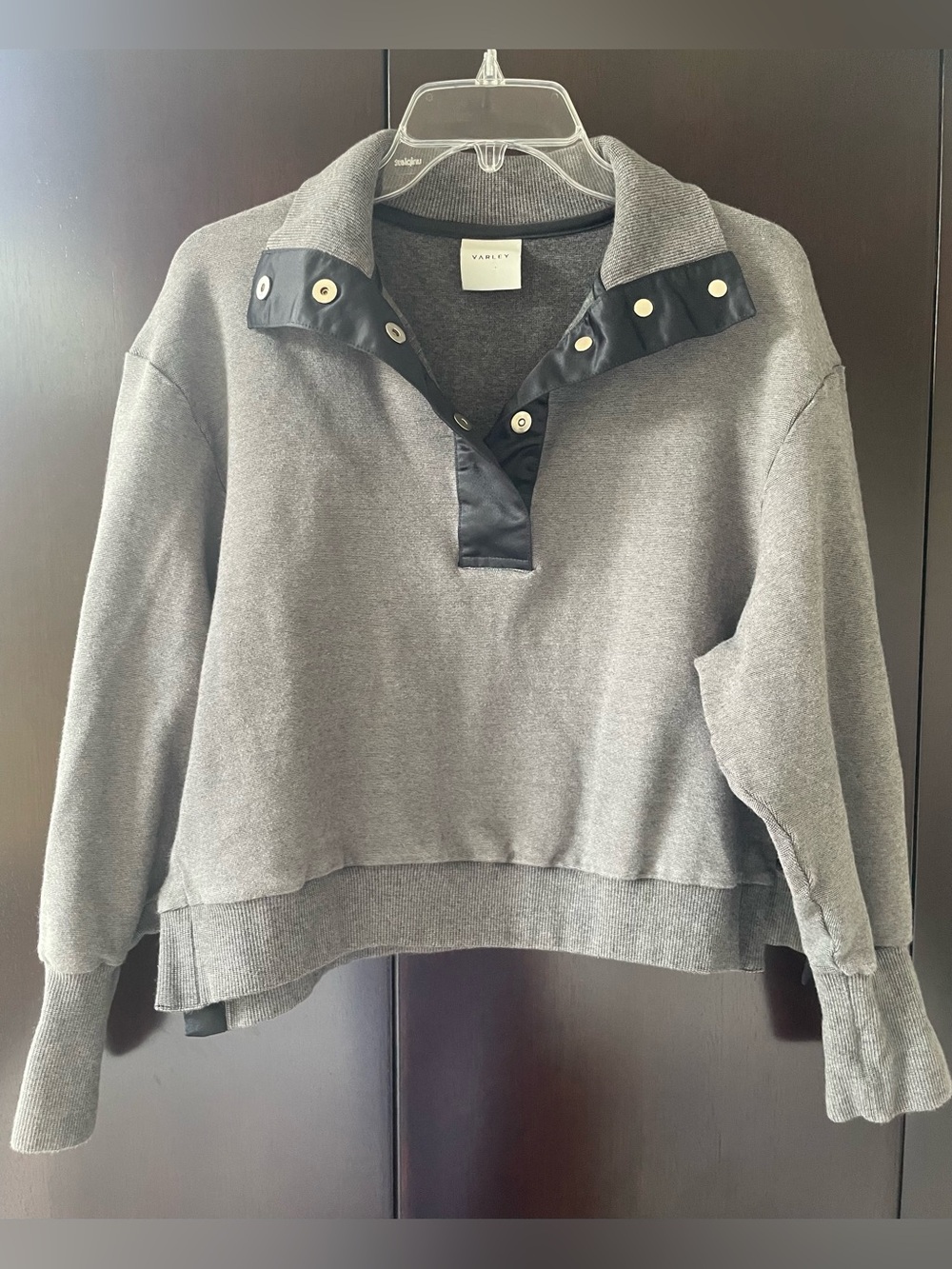 Varley Charcoal Grey Snap-Placket Cropped Pullover Sweatshirt
